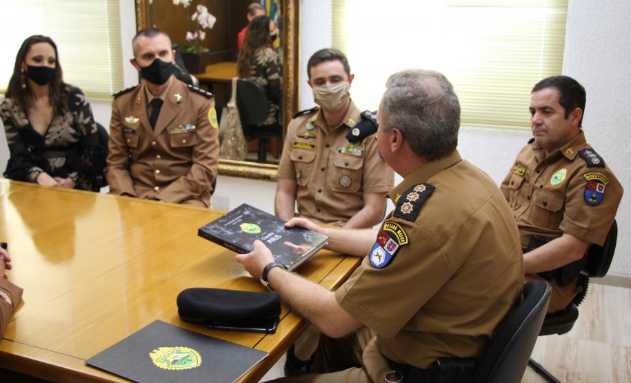 Oficial da PM recebe homenagem do Comando-Geral da PM antes de entrar para a reserva remunerada