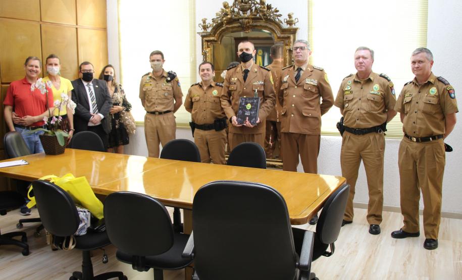 Oficial da PM recebe homenagem do Comando-Geral da PM antes de entrar para a reserva remunerada