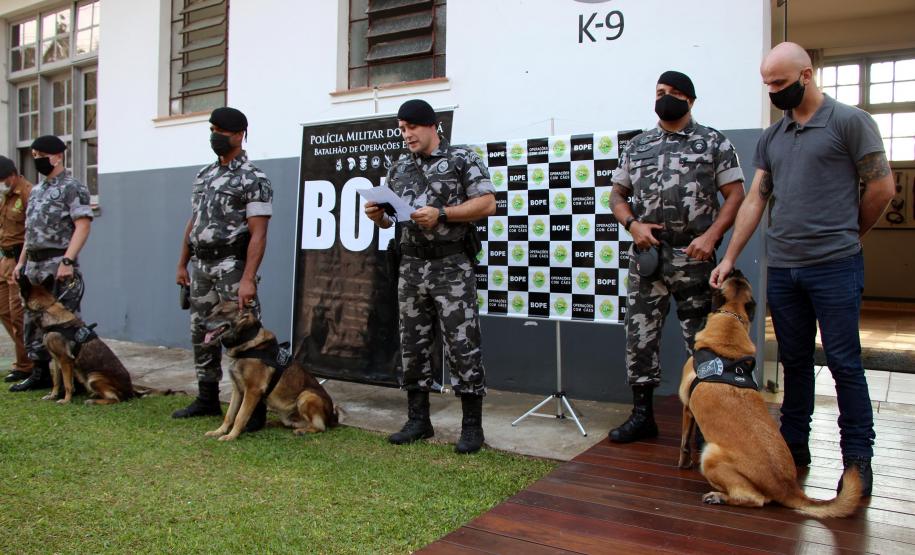 Cães de faro do BOPE se aposentam após 9 anos de atuação pelo BOPE; animais apreenderam mais de 2 toneladas de drogas