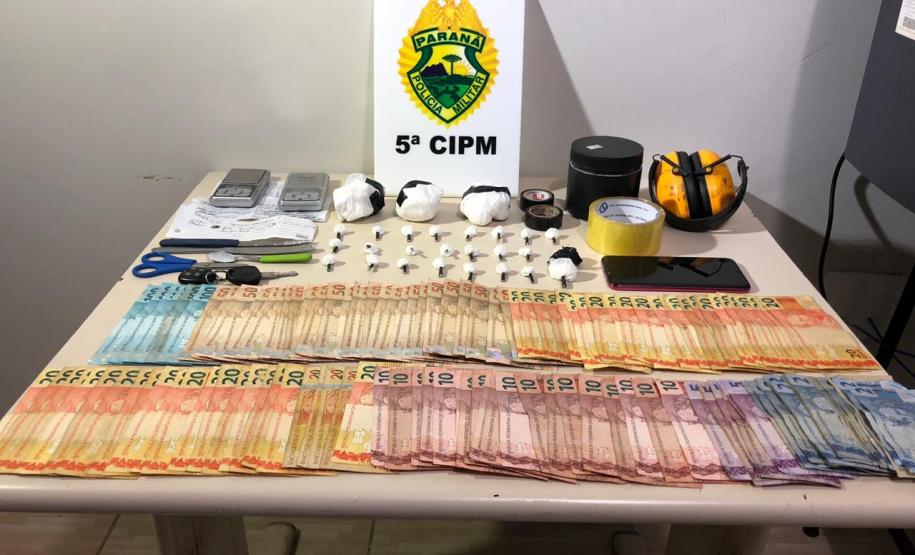 PM prende homem e apreende cocaína e R$ 3,3 mil em dinheiro em Cianorte (PR)