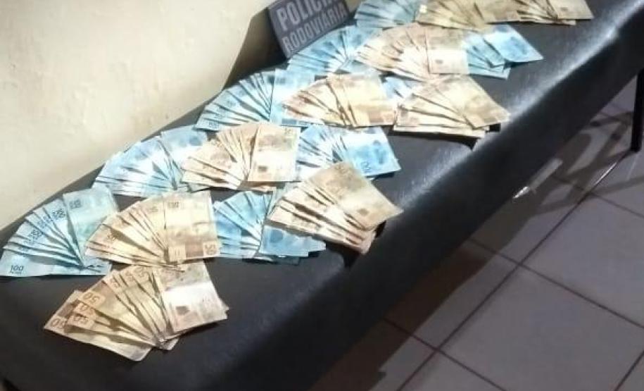 BPRv apreende carro e R$ 15 mil após acompanhamento tático em Francisco Alves (PR)