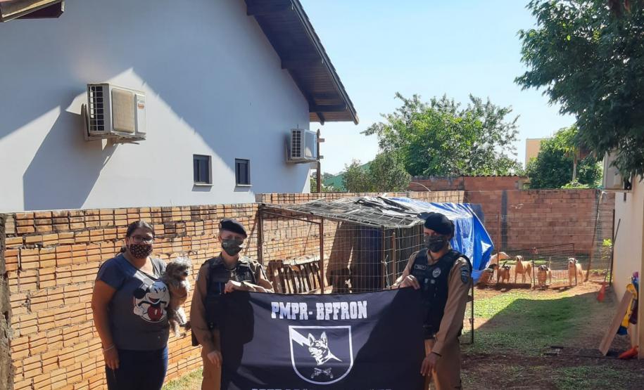 BPFron arrecada uma tonelada de ração por meio de troca por máscaras com a marca da unidade no Oeste do estado