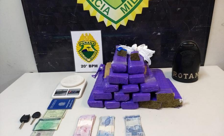 Operação Tático Móvel aprende mais de 11 quilos de drogas e aborda mais de 500 pessoas em Curitiba