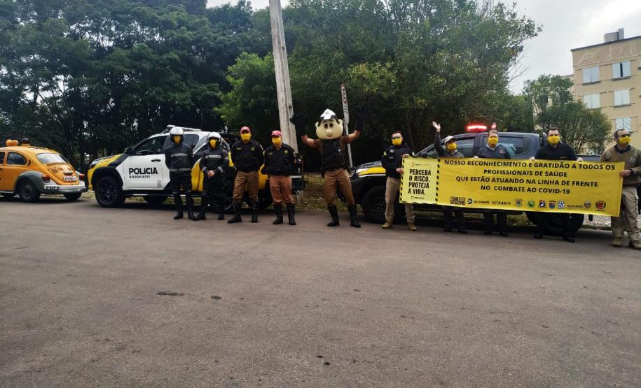 Órgãos envolvidos com o Maio Amarelo homenageiam profissionais da saúde de 12 hospitais de Curitiba