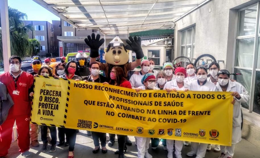 Órgãos envolvidos com o Maio Amarelo homenageiam profissionais da saúde de 12 hospitais de Curitiba