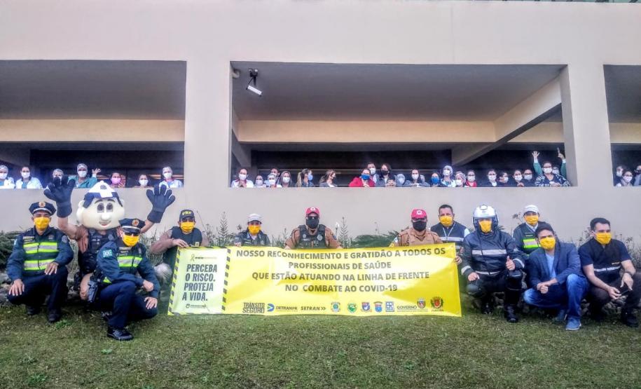 Órgãos envolvidos com o Maio Amarelo homenageiam profissionais da saúde de 12 hospitais de Curitiba
