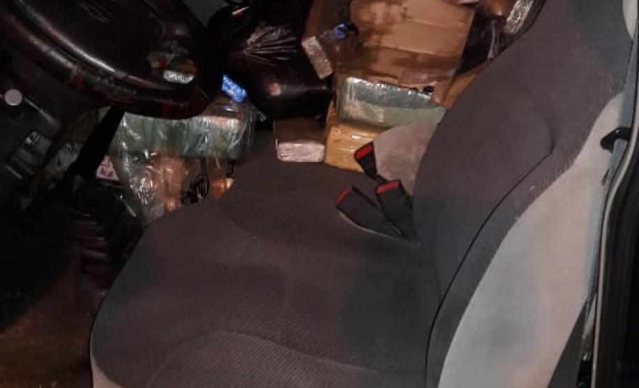 Carro carregado com 391 quilos de maconha é localizado pela PM em Foz do Iguaçu (PR)