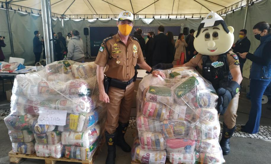 Polícia Militar e Corpo de Bombeiros participam da campanha Cesta Solidária do Governo do estado