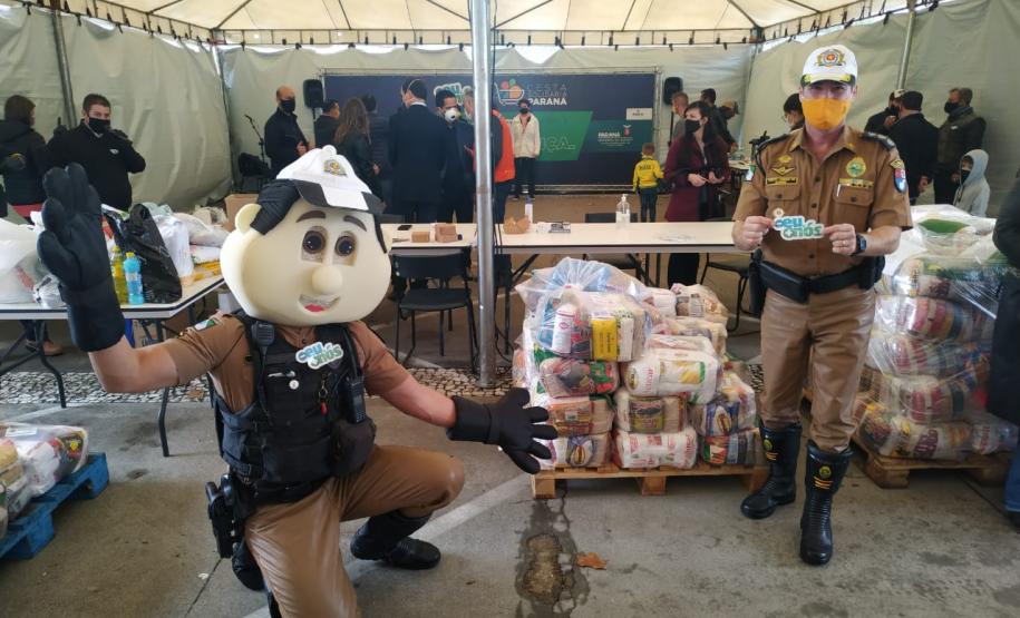 Polícia Militar e Corpo de Bombeiros participam da campanha Cesta Solidária do Governo do estado