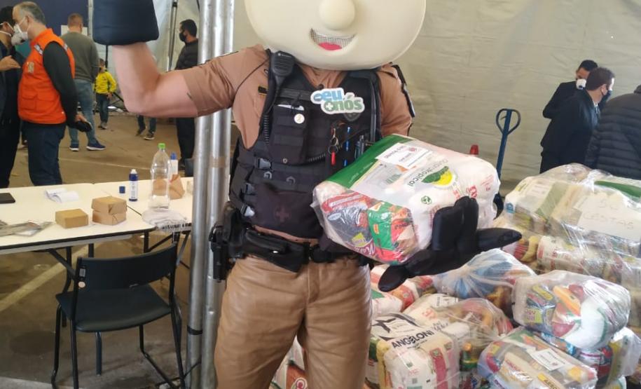 Polícia Militar e Corpo de Bombeiros participam da campanha Cesta Solidária do Governo do estado