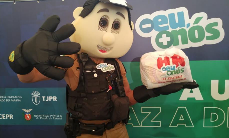 Polícia Militar e Corpo de Bombeiros participam da campanha Cesta Solidária do Governo do estado