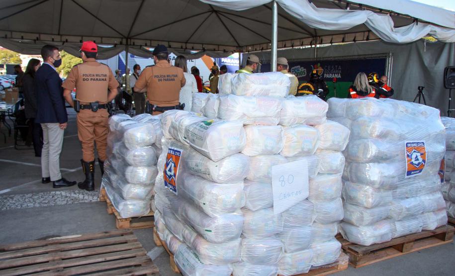 Polícia Militar e Corpo de Bombeiros participam da campanha Cesta Solidária do Governo do estado