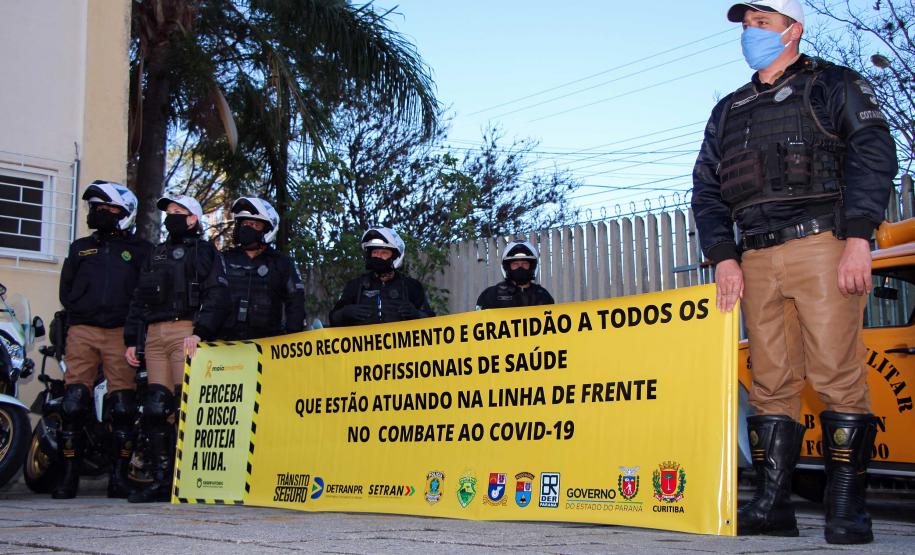 BPTran e Banda de Música fazem homenagem aos profissionais do HPM pela campanha Maio Amarelo