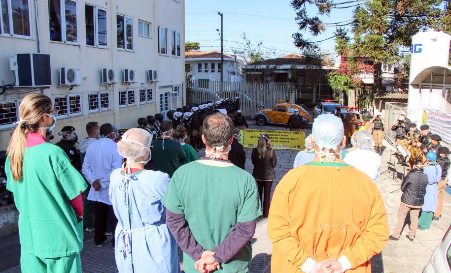 BPTran e Banda de Música fazem homenagem aos profissionais do HPM pela campanha Maio Amarelo