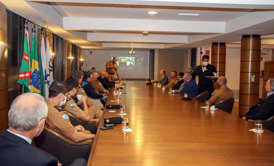 Comandante-Geral da PM participa de reunião na Associação Comercial do Paraná, em Curitiba