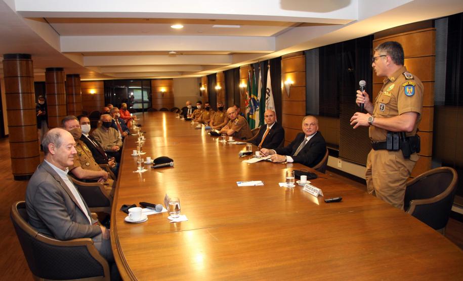 Comandante-Geral da PM participa de reunião na Associação Comercial do Paraná, em Curitiba