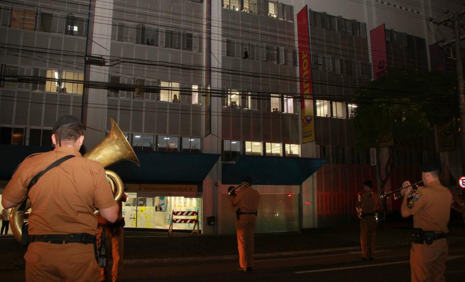 Banda da PM se apresenta em Fazendinha e Água Verde