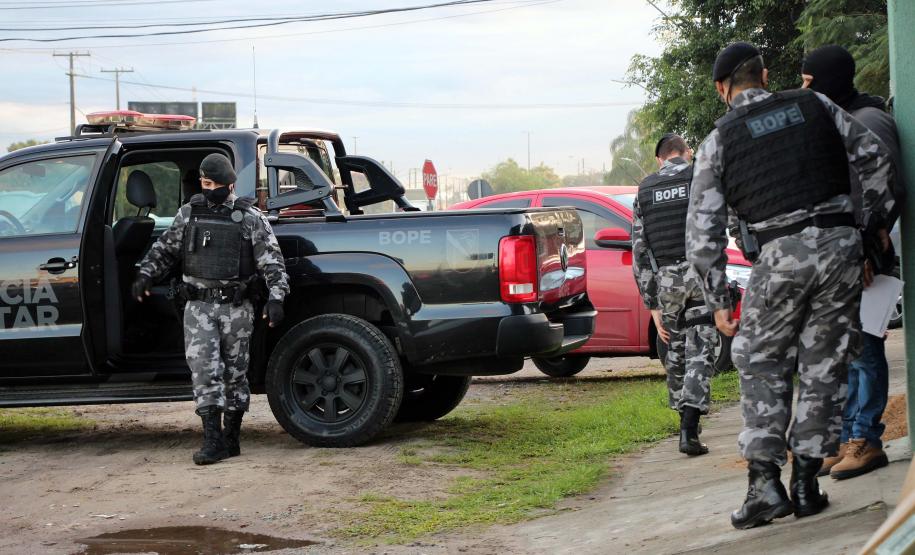 Polícia Militar cumpre 12 mandados judiciais contra o tráfico de drogas no Litoral