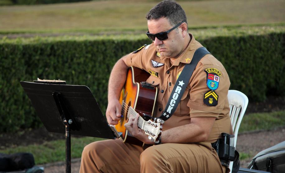 Banda de Música da PM faz live em homenagem ao Dia das Mães no Jardim Botânico em Curitiba