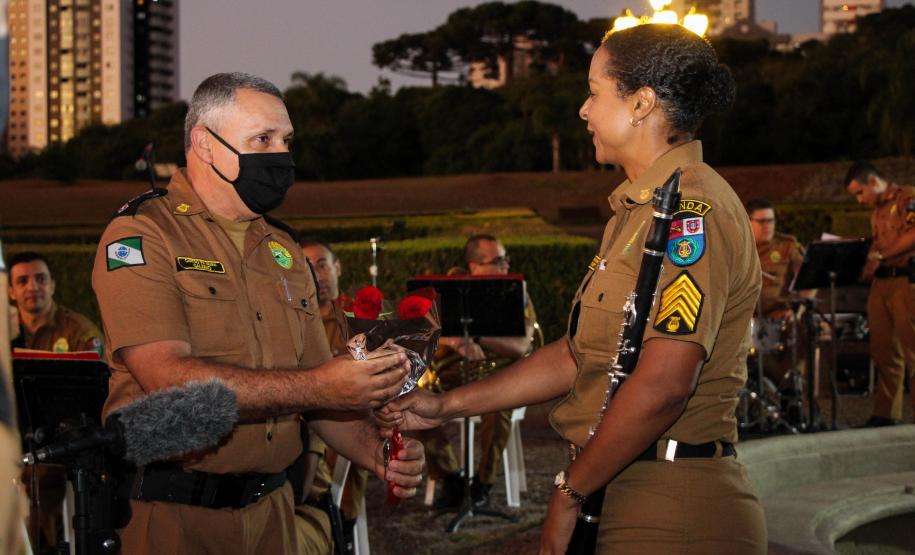 Banda de Música da PM faz live em homenagem ao Dia das Mães no Jardim Botânico em Curitiba
