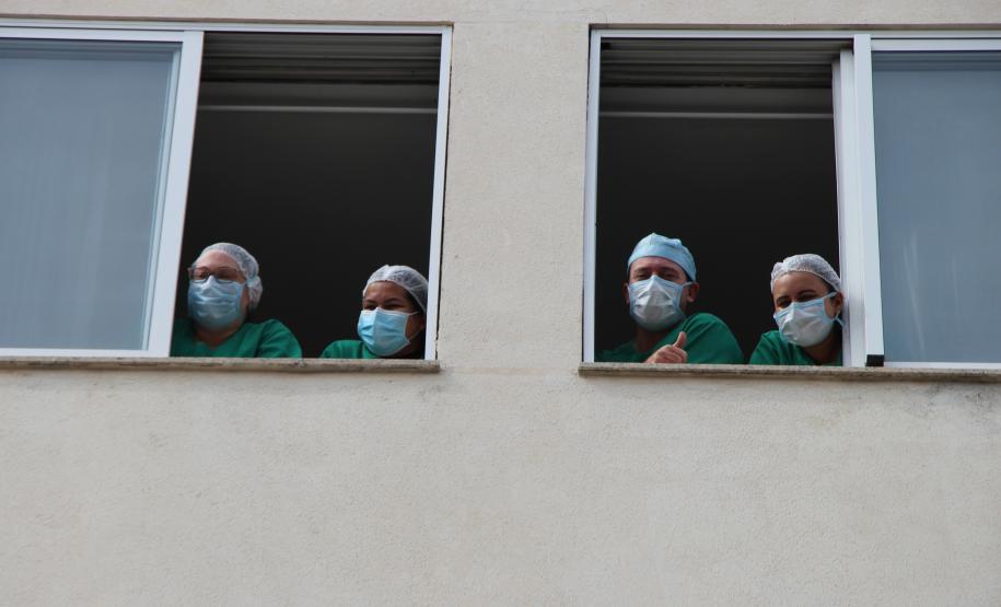 Banda de Música da PM faz homenagem para enfermeiros do Hospital da PM no Dia Internacional da Enfermagem