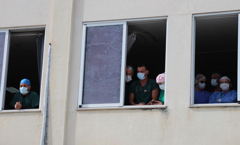Banda de Música da PM faz homenagem para enfermeiros do Hospital da PM no Dia Internacional da Enfermagem