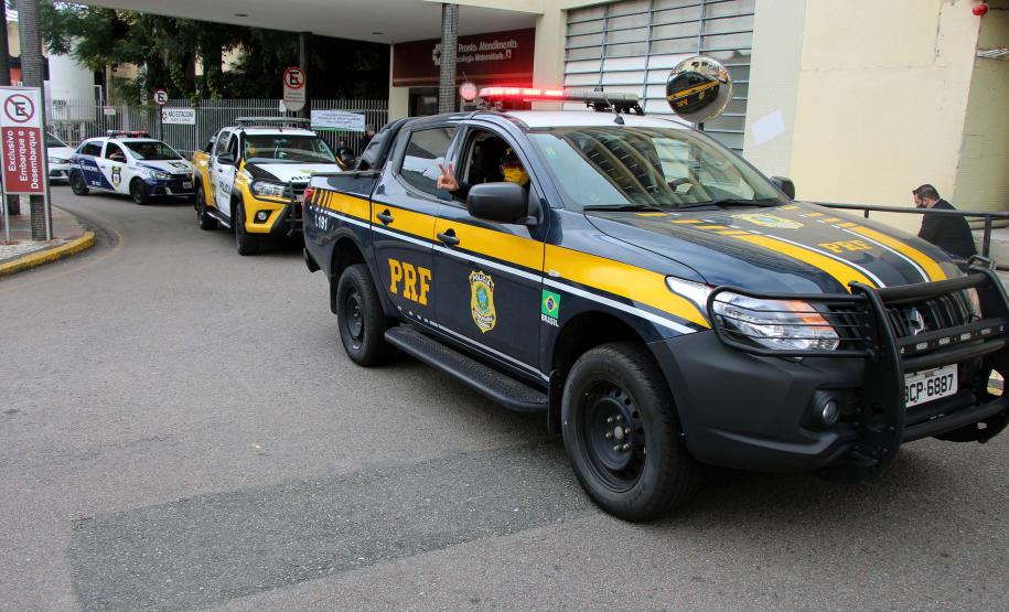 Órgãos envolvidos com o Maio Amarelo homenageiam profissionais da saúde de 12 hospitais de Curitiba