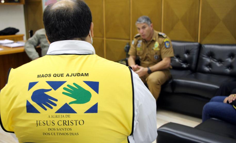 Comandante-Geral da PM recebe doação de 500 máscaras para serem distribuídas à tropa