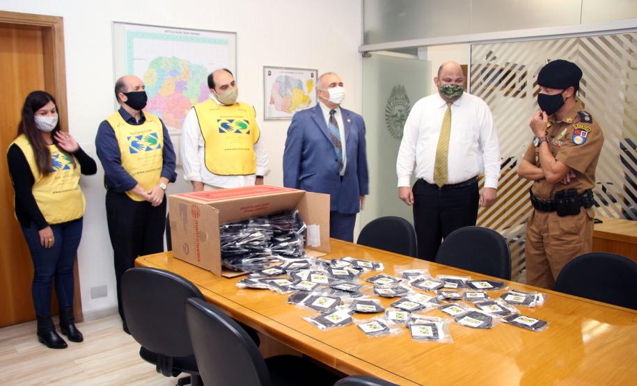 Comandante-Geral da PM recebe doação de 500 máscaras para serem distribuídas à tropa