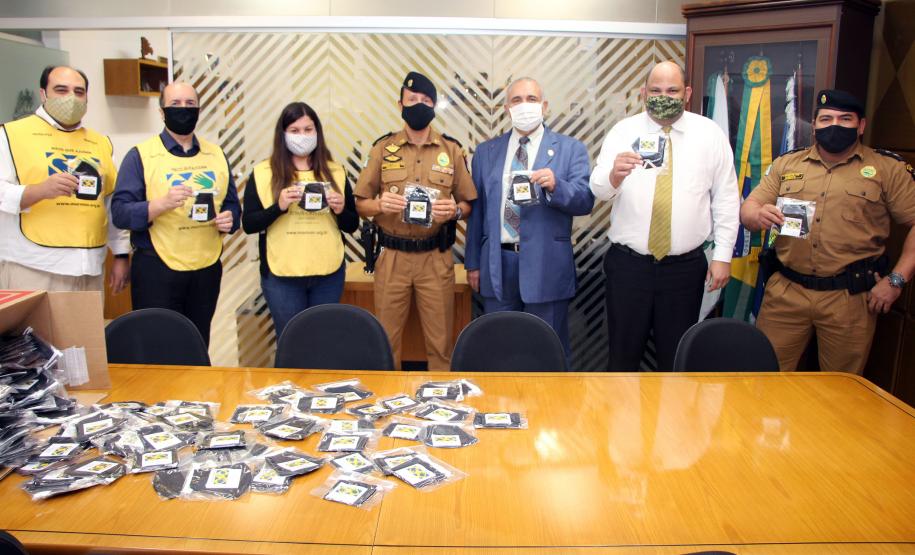 Comandante-Geral da PM recebe doação de 500 máscaras para serem distribuídas à tropa