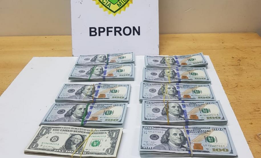 BPFron apreende 117 quilos de maconha e U$ 50 mil em notas no Oeste do estado