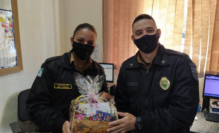Unidade da PM de Cianorte (PR) homenageia policiais e mães da unidade com cestas de café da manhã
