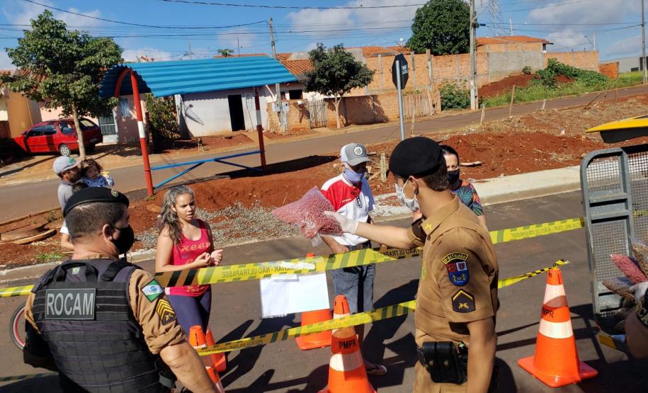 Parceria da PM com empresas privadas resulta na arrecadação de uma tonelada de ração para ser doada a comunidades carentes no Norte do estado