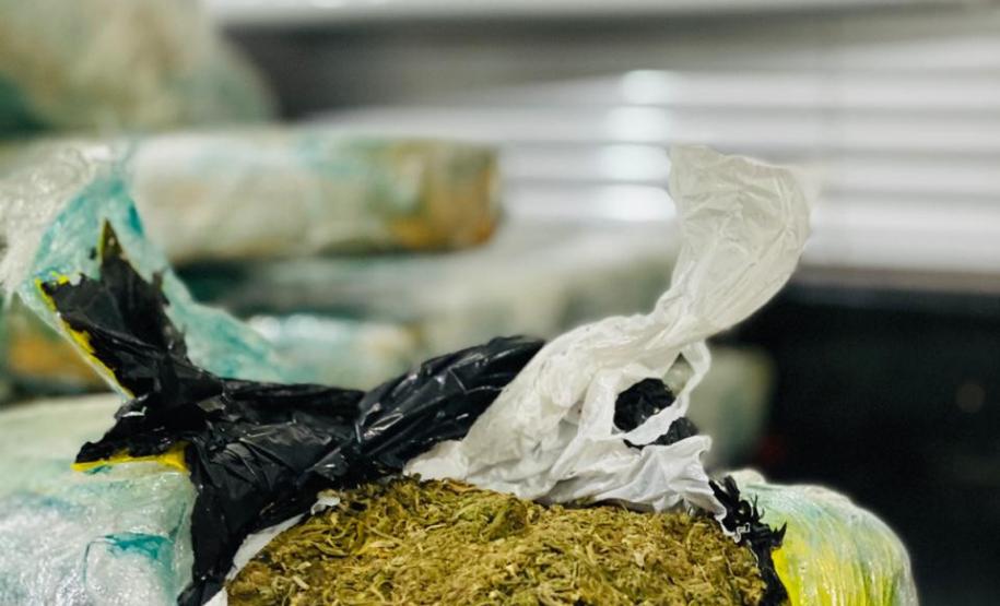 BPRv apreende mais de 15 quilos de maconha durante abordagem a ônibus de viagem em Cruzeiro do Oeste (PR)