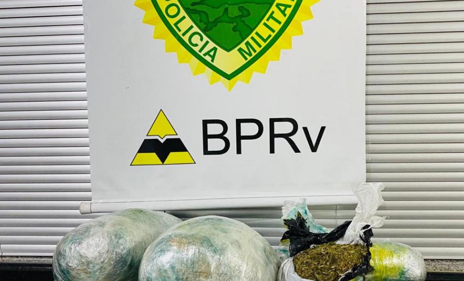 BPRv apreende mais de 15 quilos de maconha durante abordagem a ônibus de viagem em Cruzeiro do Oeste (PR)