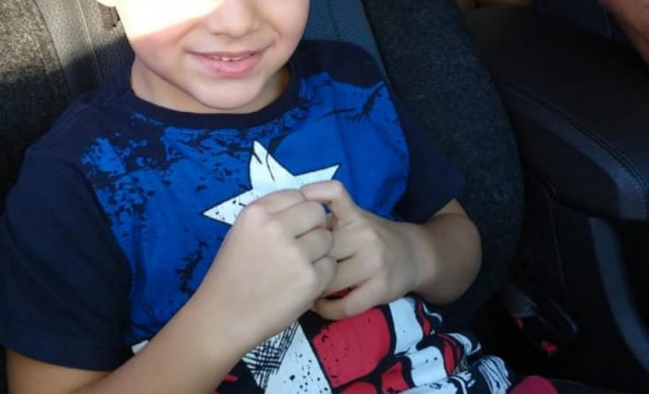 Equipe ROTAM visita admirador da PM no dia do aniversário em Londrina (PR)