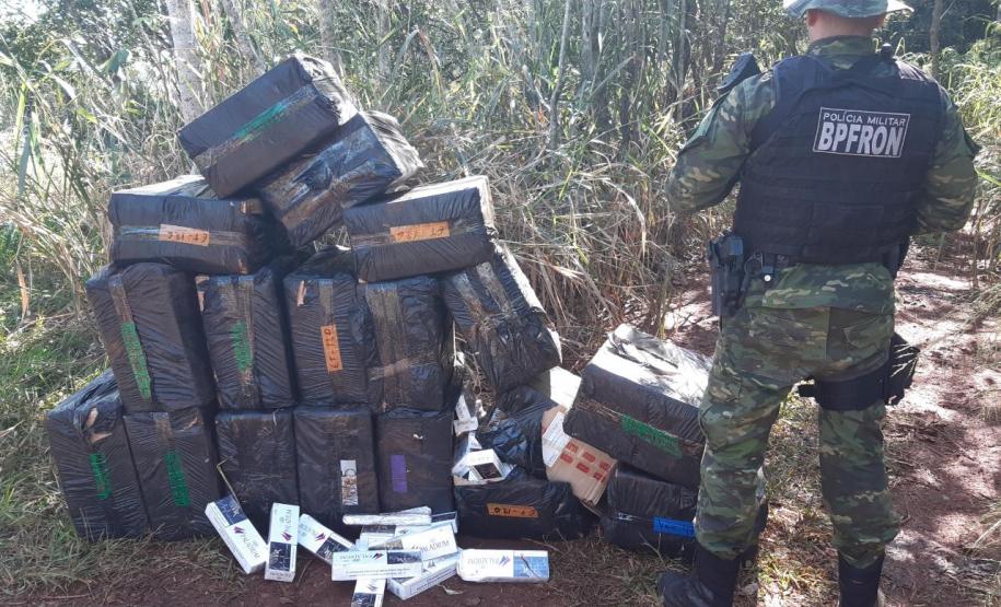 Em situações distintas, BPFron apreende mais de 45 mil maços de cigarros contrabandeados no Oeste do estado