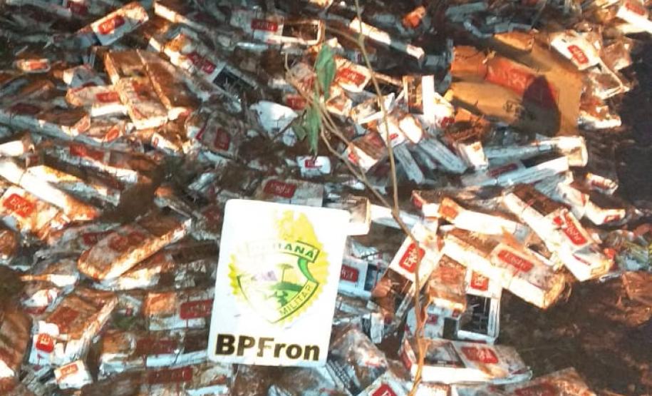 Em situações distintas, BPFron apreende mais de 45 mil maços de cigarros contrabandeados no Oeste do estado