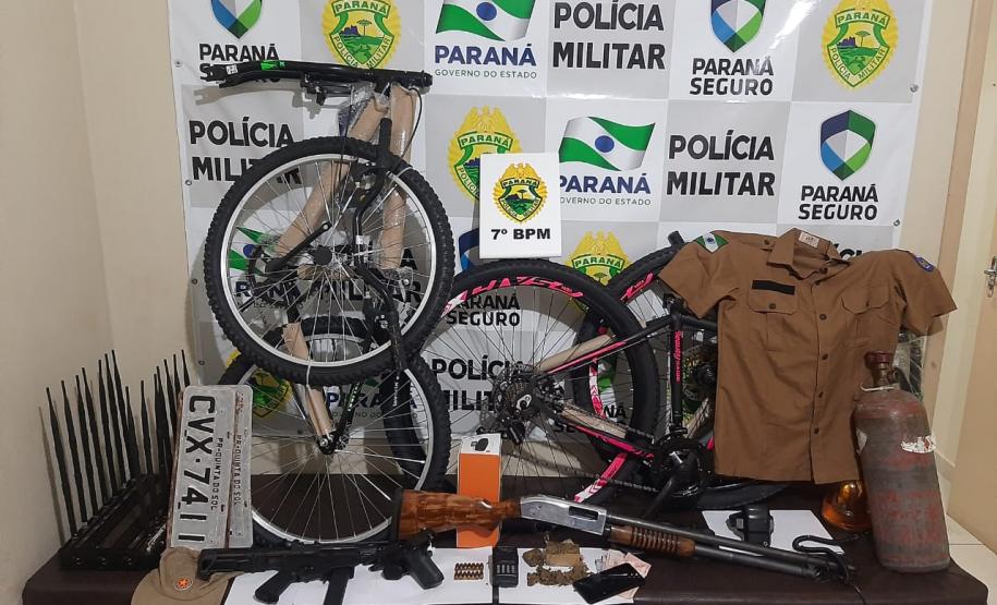 No Noroeste do estado, PM prende homem, apreende duas armas de fogo e recupera diversos produtos roubados