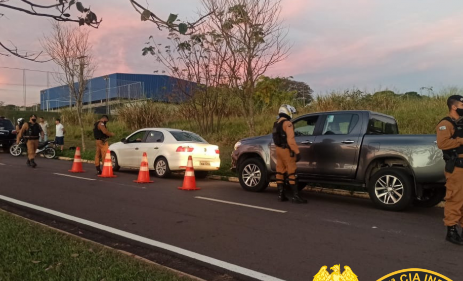 PM prende dois homens e apreende 119 pedras de crack e arma de fogo no Noroeste do estado