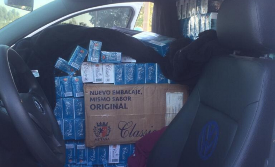 No Oeste do estado, BPRv apreende dois carros carregados com cigarros e agrotóxicos