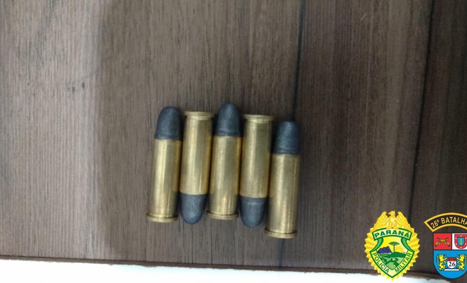 Nos Campos Gerais, PM apreende três armas de fogo em um dia