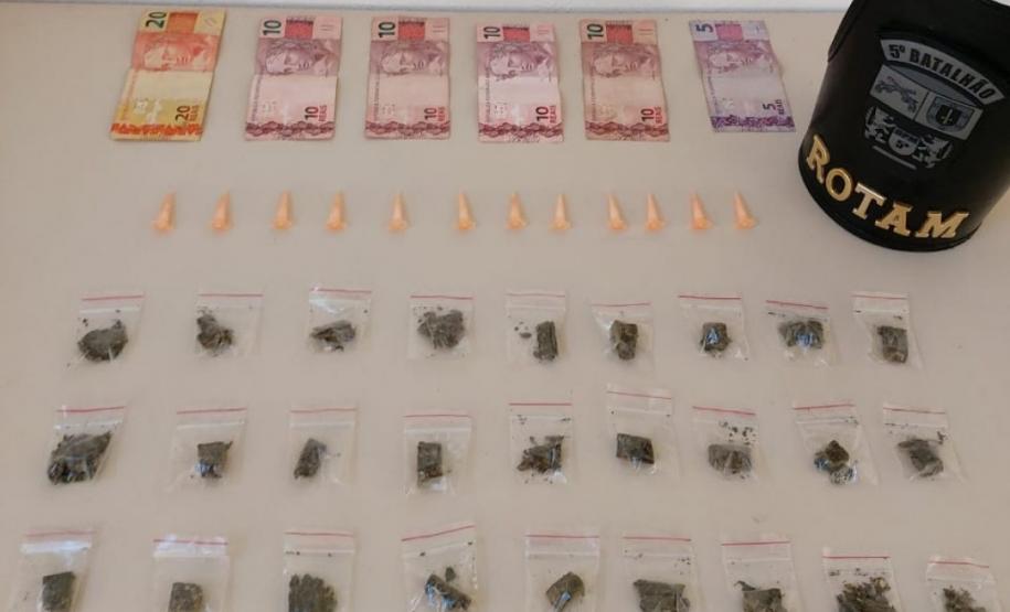 PM encaminha cinco pessoas e apreende 595 porções de drogas em situações distintas no Norte do estado