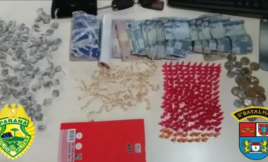 PM encaminha cinco pessoas e apreende 595 porções de drogas em situações distintas no Norte do estado