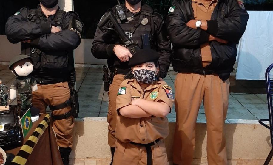 Fã da Polícia Militar recebe visita surpresa da equipe no dia do seu aniversário em Londrina (PR)