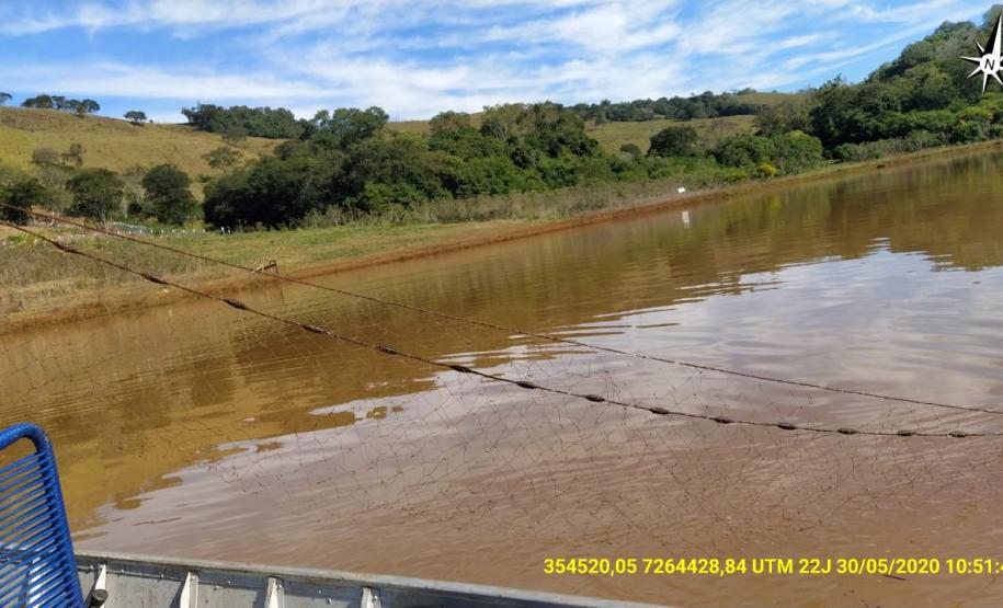 Barcos, redes de pesca, armas e anzóis são apreendidos durante abordagens da Operação Ostensividade Aquática no Interior do estado
