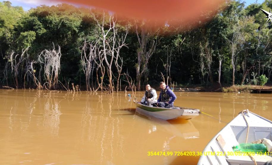 Barcos, redes de pesca, armas e anzóis são apreendidos durante abordagens da Operação Ostensividade Aquática no Interior do estado