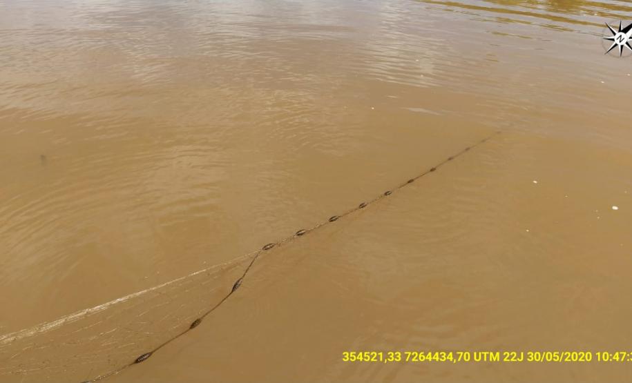 Barcos, redes de pesca, armas e anzóis são apreendidos durante abordagens da Operação Ostensividade Aquática no Interior do estado