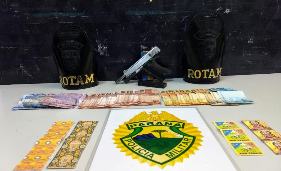 PM recupera carro e prende envolvidos em roubo e tráfico de drogas em Curitiba