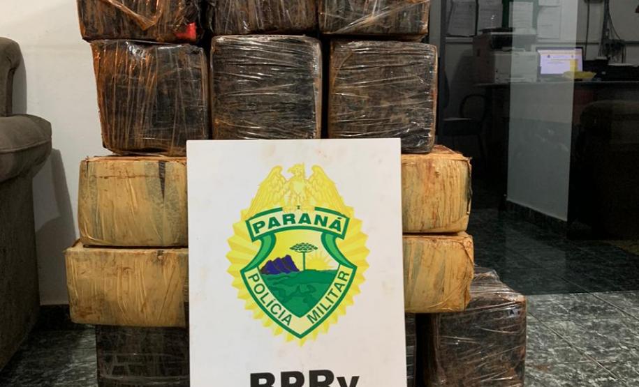 Taxi com 260 quilos de maconha é interceptado pelo BPRv no Norte do PR